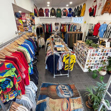 Load image into Gallery viewer, Pure Vintage Clothing